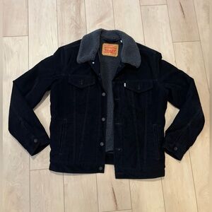 Beautiful great condition Levi black corduroy Sherpa jacket